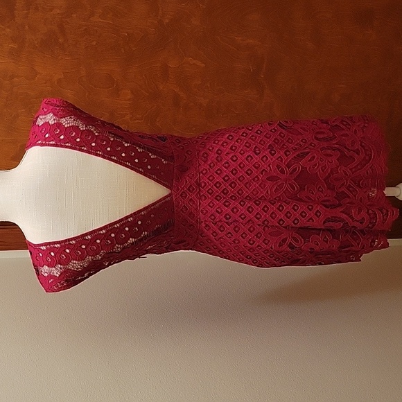 FREE PEOPLE One Million Lace Lover V-neck Dress in Burgandy - size 6 - Picture 7 of 16